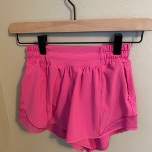 Lululemon - Hotty Hot Short